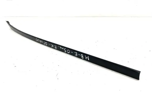 Mercedes-Benz E W211 Windshield trim A2116900398