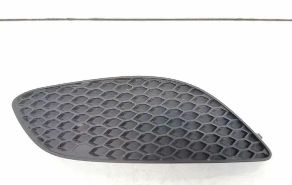 Opel Zafira B Front bumper lower grill 13247321 537776606