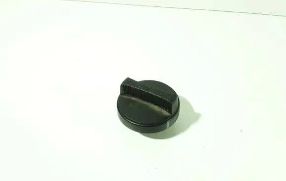 Toyota Yaris Oil filler cap 