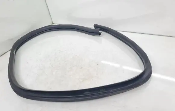 Opel Tigra B Front door rubber seal 