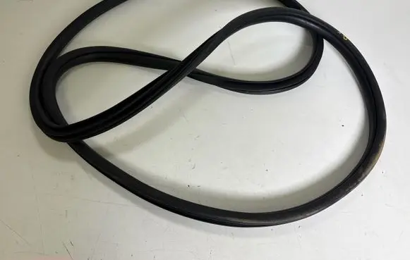 Dodge Durango III Rear door rubber seal (on body) 