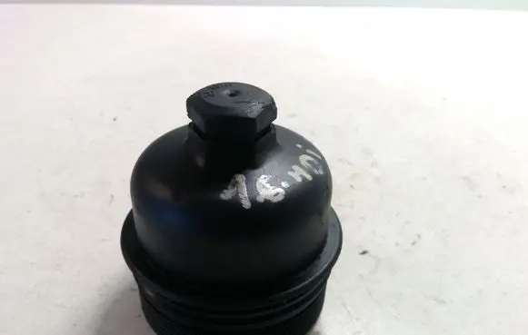 Ford Focus Oil filter cover 9878307