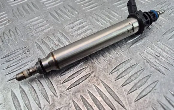 Mercedes-Benz E W212 Fuel injector A2780700687 35318 JN0030