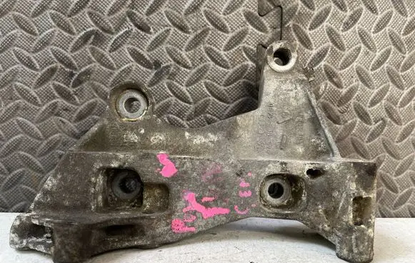 Volkswagen Polo Generator/alternator bracket 045903143D