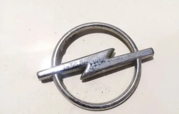 Opel Omega B2 Manufacturer badge logo/emblem 90565627