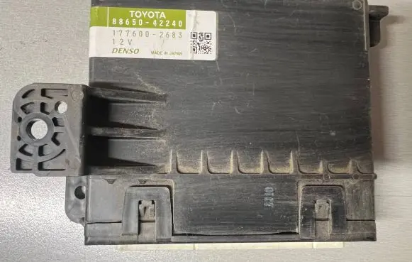 Toyota RAV 4 (XA30) Air conditioning/heating control unit 1776002683 8865042240