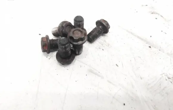 Nissan Qashqai Nuts/bolts 