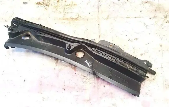 Mazda 2 Wiper trim k2443