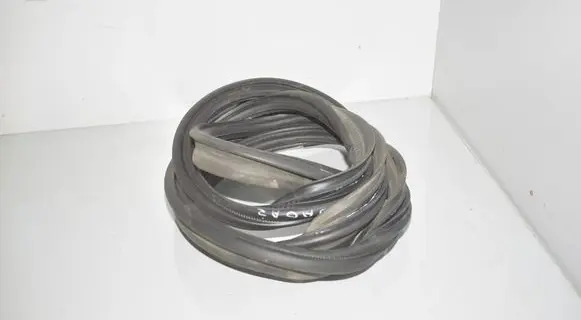 BMW 2 F45 Trunk rubber seal (body) 7440481 51767440481 7440480