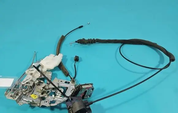 Renault Master III Rear door lock 8200766889L IMPRK1569817