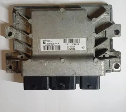 Renault Megane III Engine control unit/module 237100229R S180078103A 237100235R