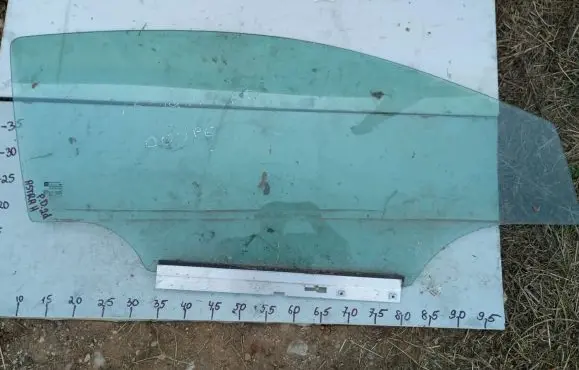 Opel Astra H Front door window/glass (coupe) 43R001582 AS2M3240DOT682 AS2