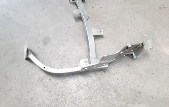 Audi A8 S8 D4 4H Fender mounting bracket 4H0821234