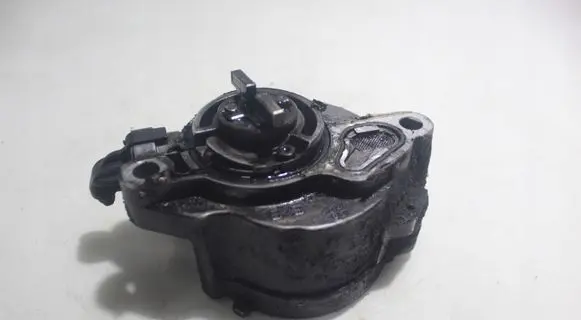 Ford Focus C-MAX Vacuum pump D156-1C2