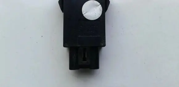 Toyota Avensis T250 Fuel tank opening switch 1567595 566-0N5D
