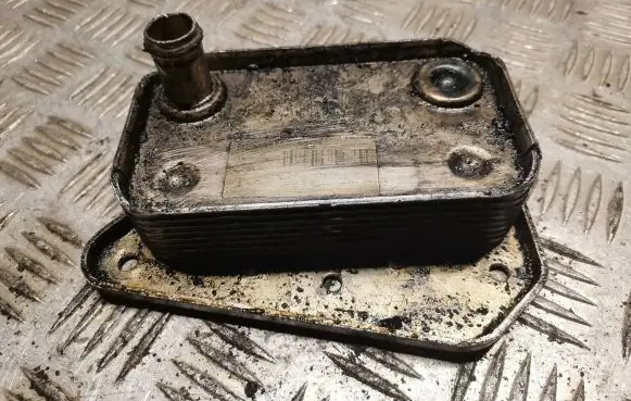 Mercedes-Benz C W202 Gearbox / Transmission oil cooler 6111880101