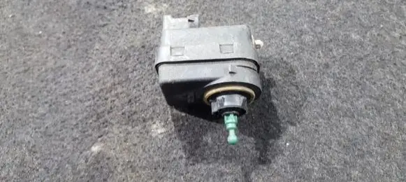 Renault Megane I Headlight level adjustment motor 