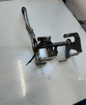 Citroen Berlingo Hand brake release handle 9680786377