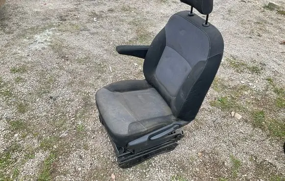 Renault Trafic III (X82) Front driver seat 