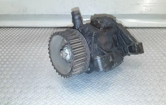 Nissan Tiida C11 Fuel injection high pressure pump 