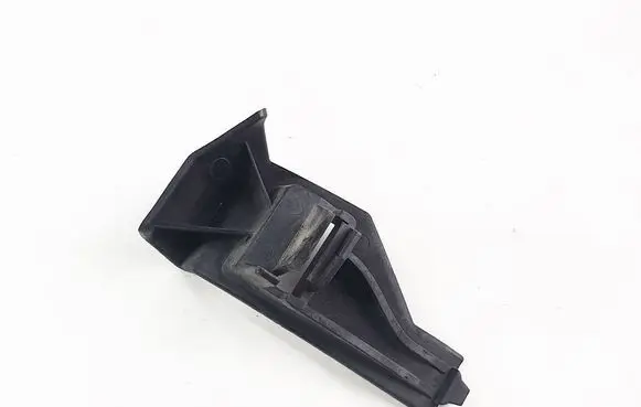 Volvo V50 Front bumper mounting bracket 30678481 BP81B