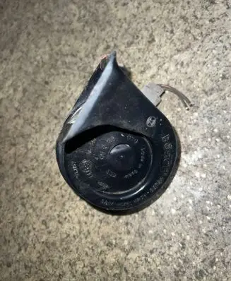 BMW 5 E39 Horn signal 703881157