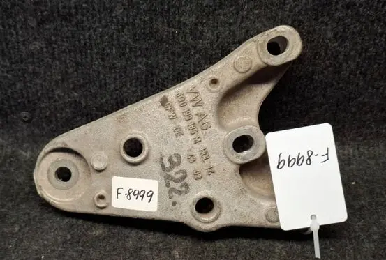Skoda Fabia Mk2 (5J) Engine mount bracket 6Q0199185M