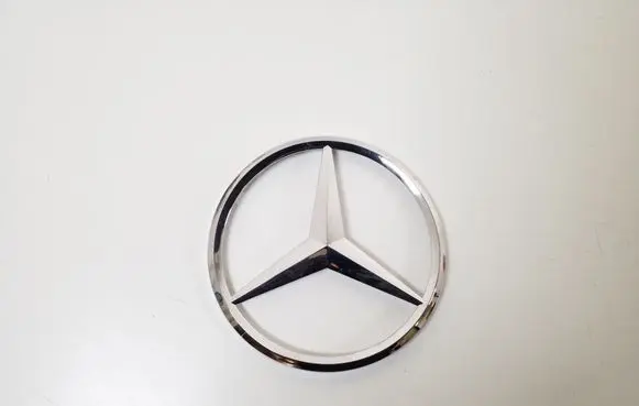 Manufacturer badge logo/emblem