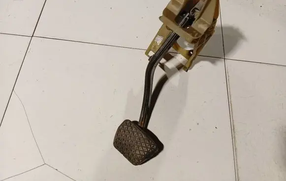 BMW 7 E65 E66 Brake pedal 