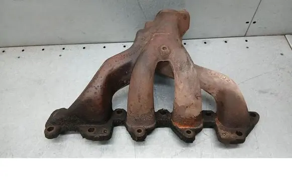 Opel Zafira A Exhaust manifold 90536409