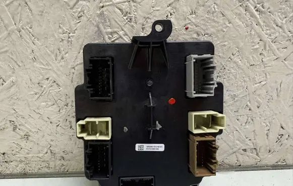 Tesla Model X Door control unit/module 106205610B