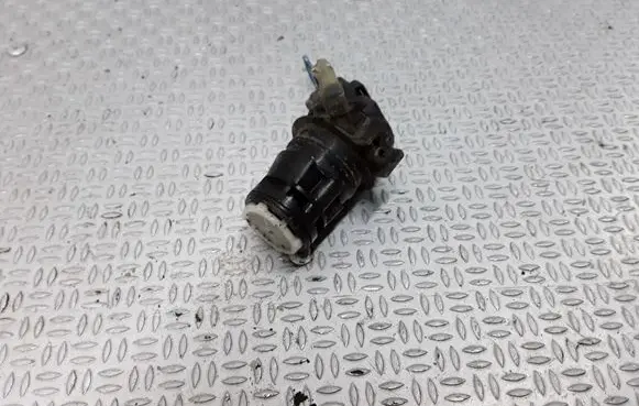 Toyota RAV 4 (XA20) Windscreen/windshield washer pump 8533060180