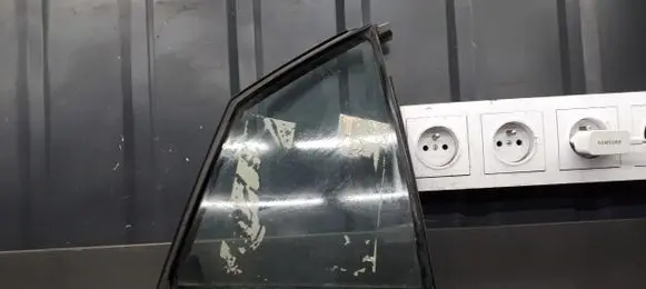 Mazda 6 Rear side window