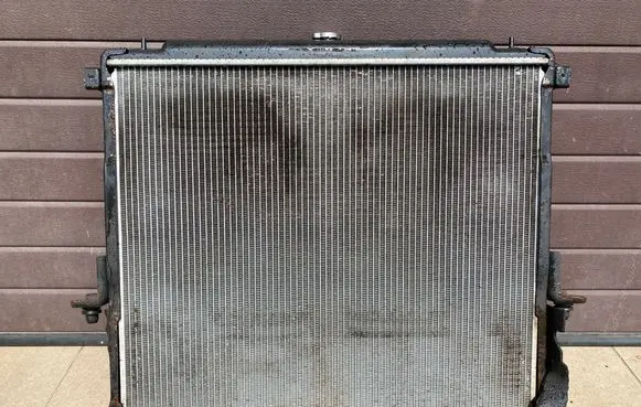 Nissan Pathfinder R51 Coolant radiator