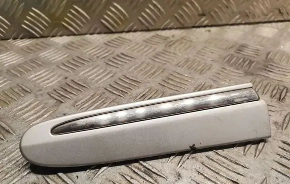 Mercedes-Benz CLK A209 C209 Fender grill 2096902162