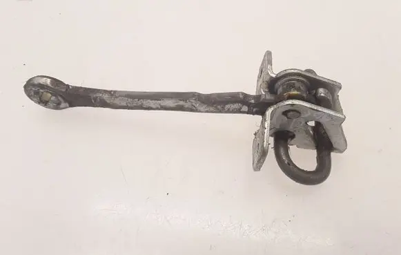 Opel Vectra B Front door check strap stopper