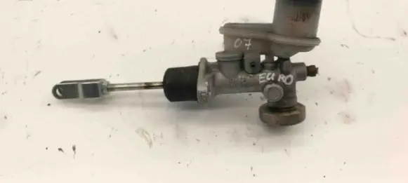 Subaru Forester SG Master brake cylinder