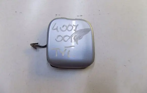 Rear bumper row hook cap/cover