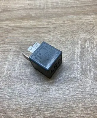 Volkswagen Touran I Other relay 1K0906381 V23134B52X426