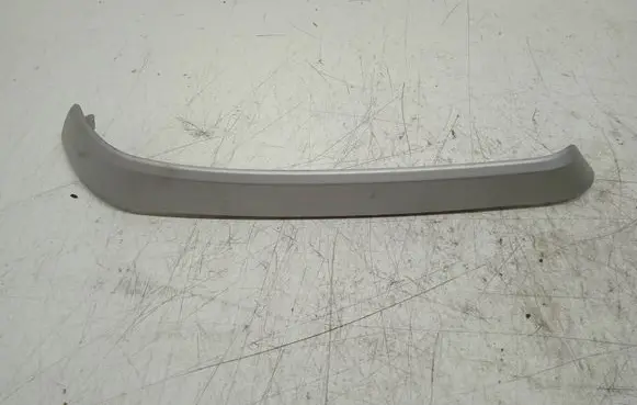 Dashboard glove box trim