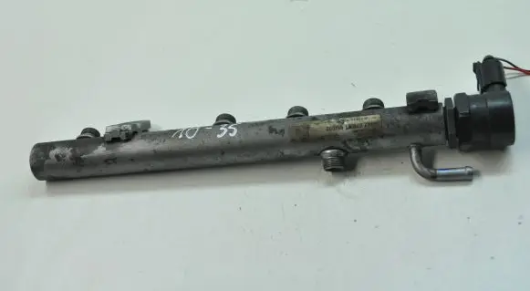 Mercedes-Benz CLS C219 Fuel main line pipe A6110780449