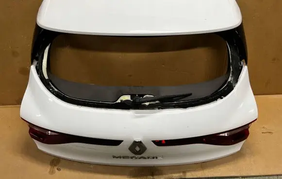 Renault Megane IV Truck tailgate