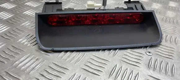 Chevrolet Lacetti Third/center stoplight