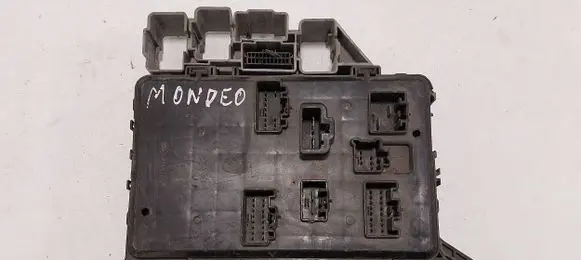 Ford Mondeo Mk III Fuse module 1S7T14A073AF 21820772