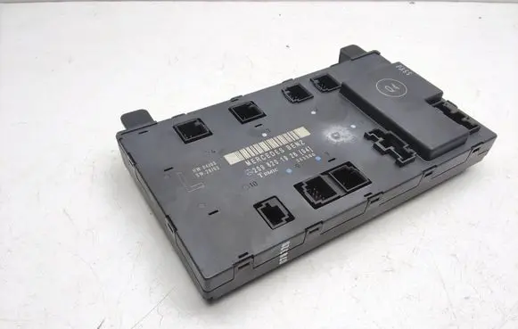 Mercedes-Benz CLK A209 C209 Door control unit/module 2098201926