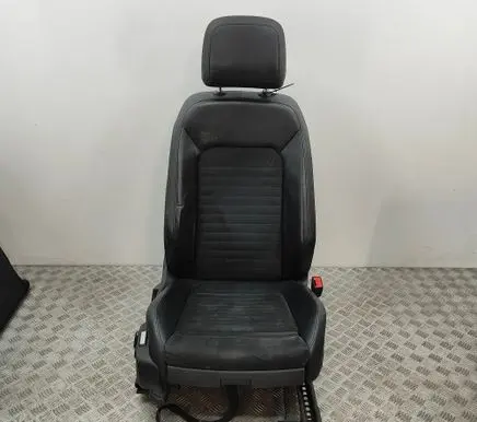 Volkswagen PASSAT B8 Front passenger seat 3Q0881106K