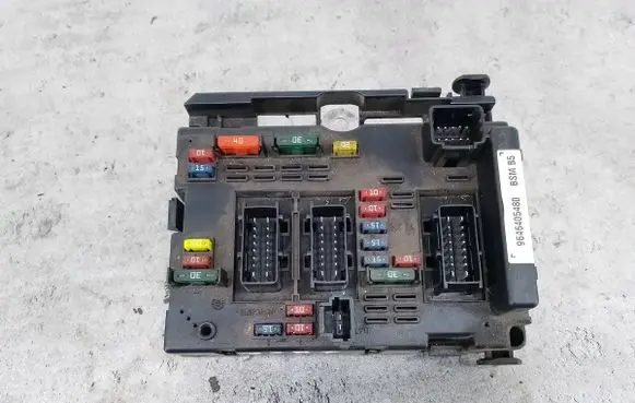 Peugeot 206 CC BSM Control unit 