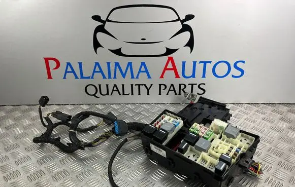 Ford Focus Fuse box set AV6T14A142AB