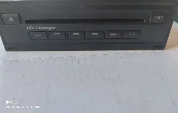 Audi A6 S6 C6 4F CD/DVD changer 4E0035111A 4E0910111E
