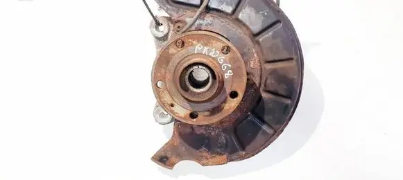 Volkswagen PASSAT B6 Front wheel hub 